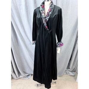 Vintage Gilligan & O'Malley Black Velour Robe Floral Trim Boudoir M 12–14 Retro